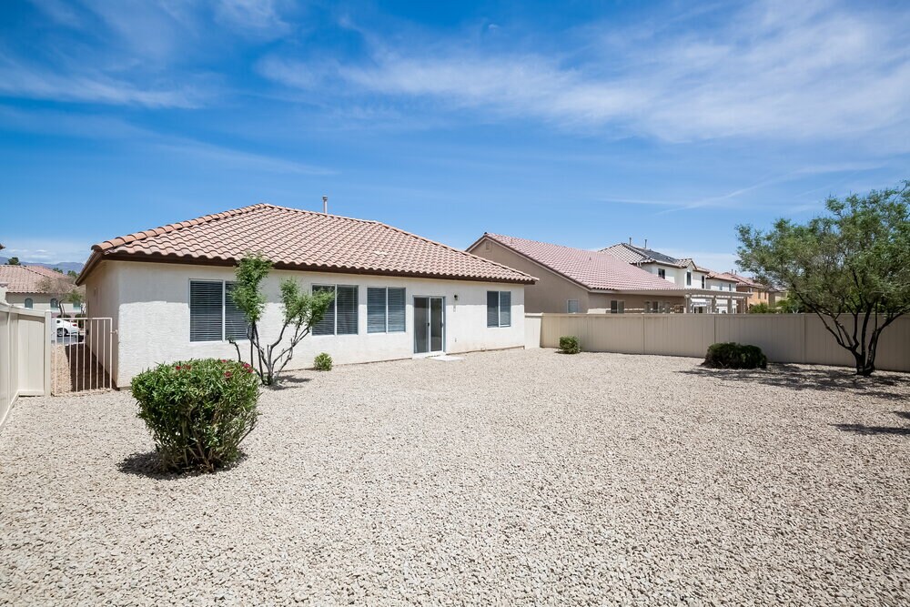 Building Photo - 1015 Cove Palisades Dr