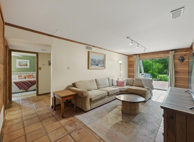 Building Photo - 9304 Flintrock Cir