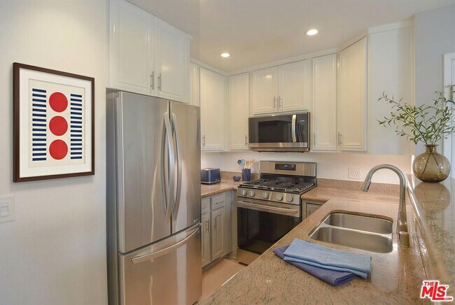 Building Photo - 12530 Venice Blvd.