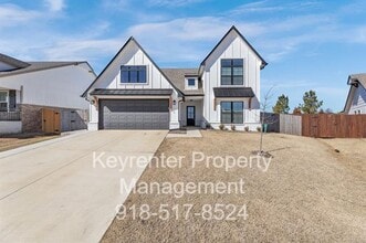 Building Photo - Stunning 4 Bed 3 Bath Broken Arrow Gem