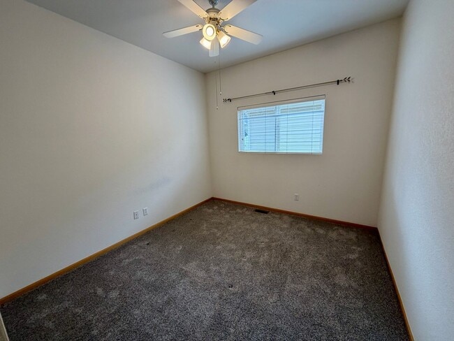 Building Photo - 3822 W 11th St