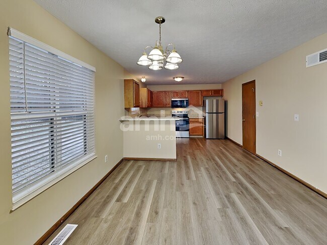 Building Photo - 1209 Nottingham Rd