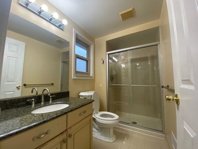 Building Photo - 17381 Washington Ct