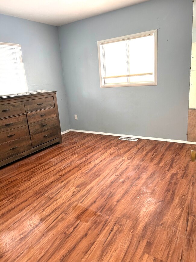 Building Photo - 4462 Lockwood Blvd