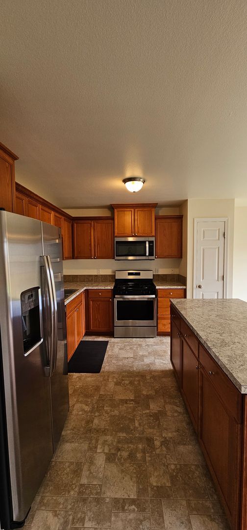 Building Photo - Spacious Bremerton Two-Story