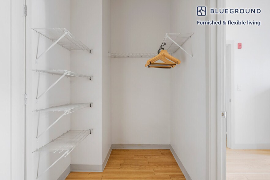 Building Photo - 320 D St