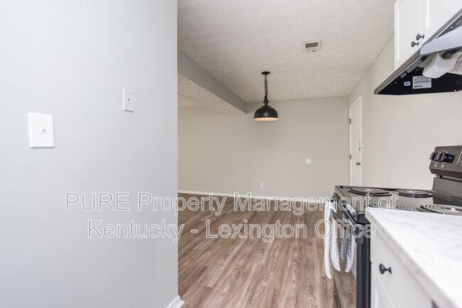 Building Photo - 360 Redding Rd