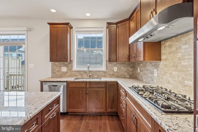 Building Photo - 22569 Norwalk Square