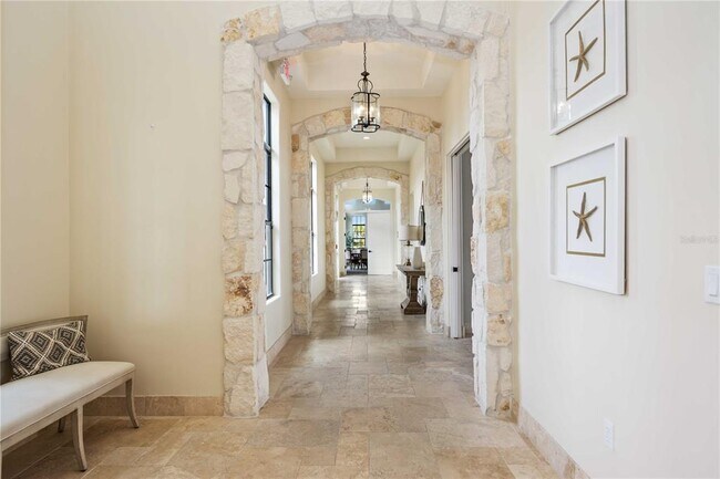 Building Photo - 645 Maraviya Blvd