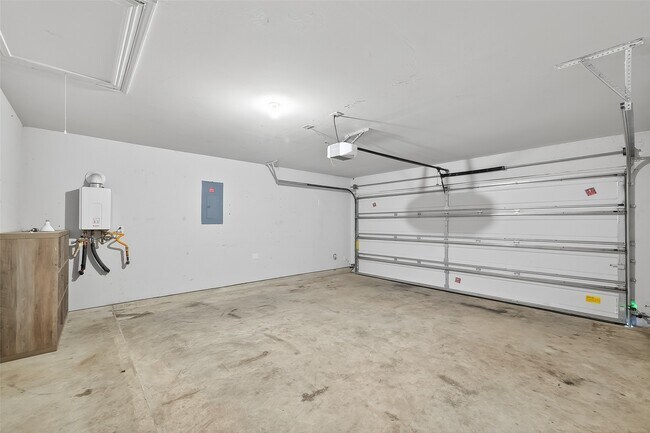 Building Photo - 3311 Specklebelly Dr.