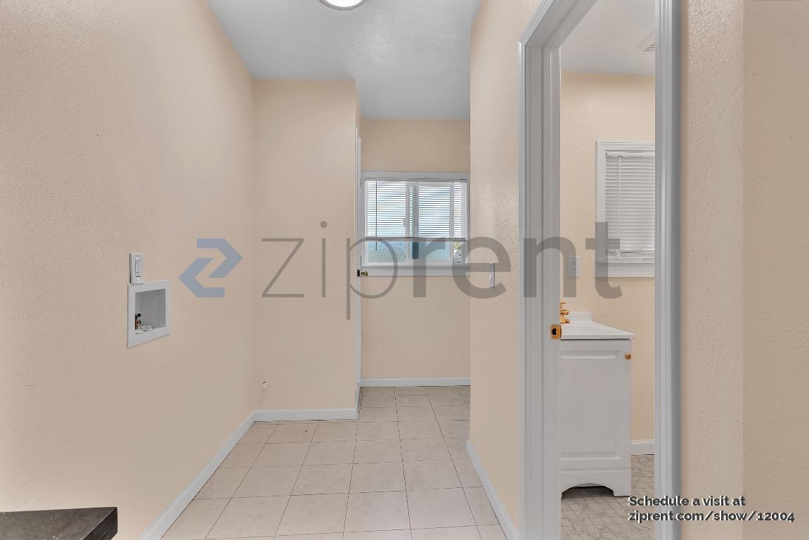 Building Photo - 3321 Adeline St