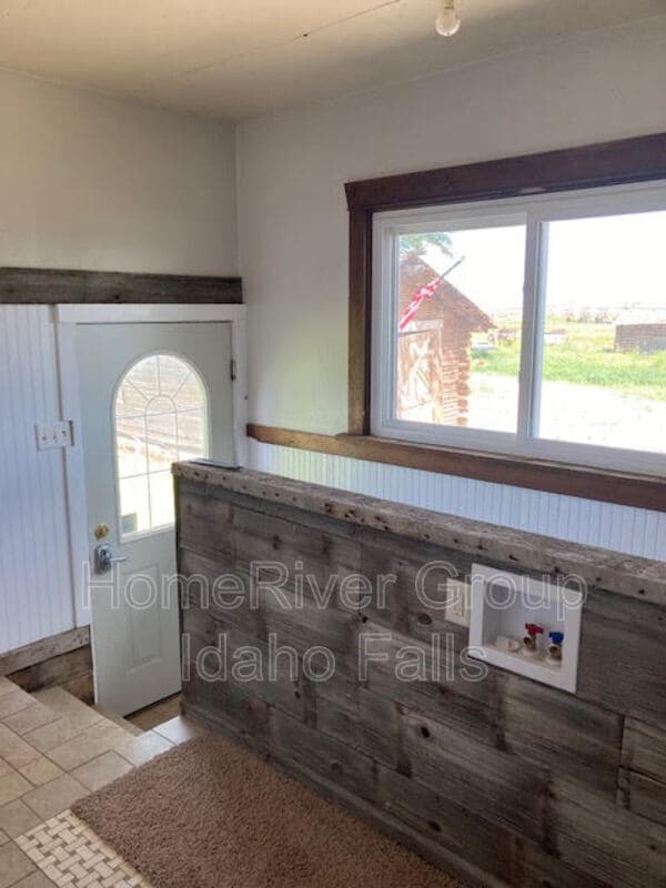 Building Photo - 510 N 15 W
