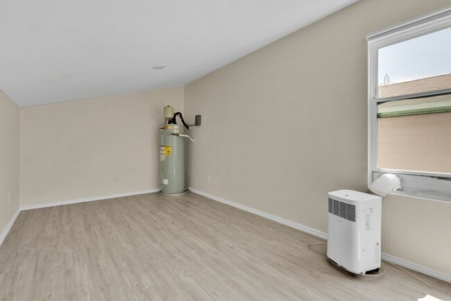 Building Photo - 7184 Elm Cv