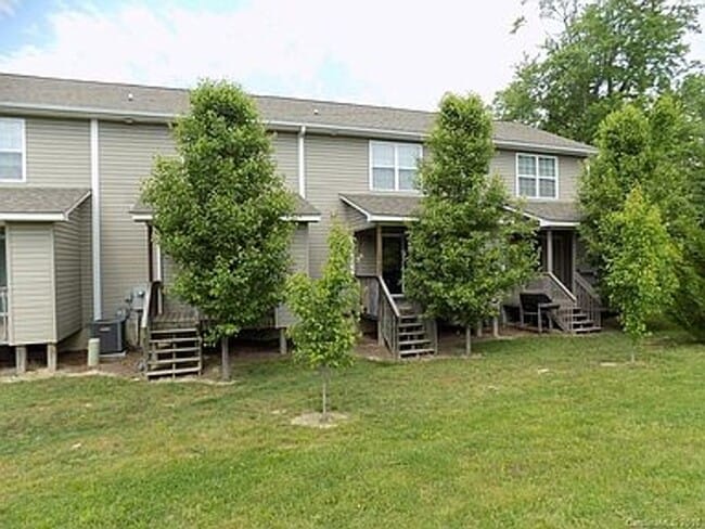 Building Photo - Townhouse Rental-Fletcher, NC