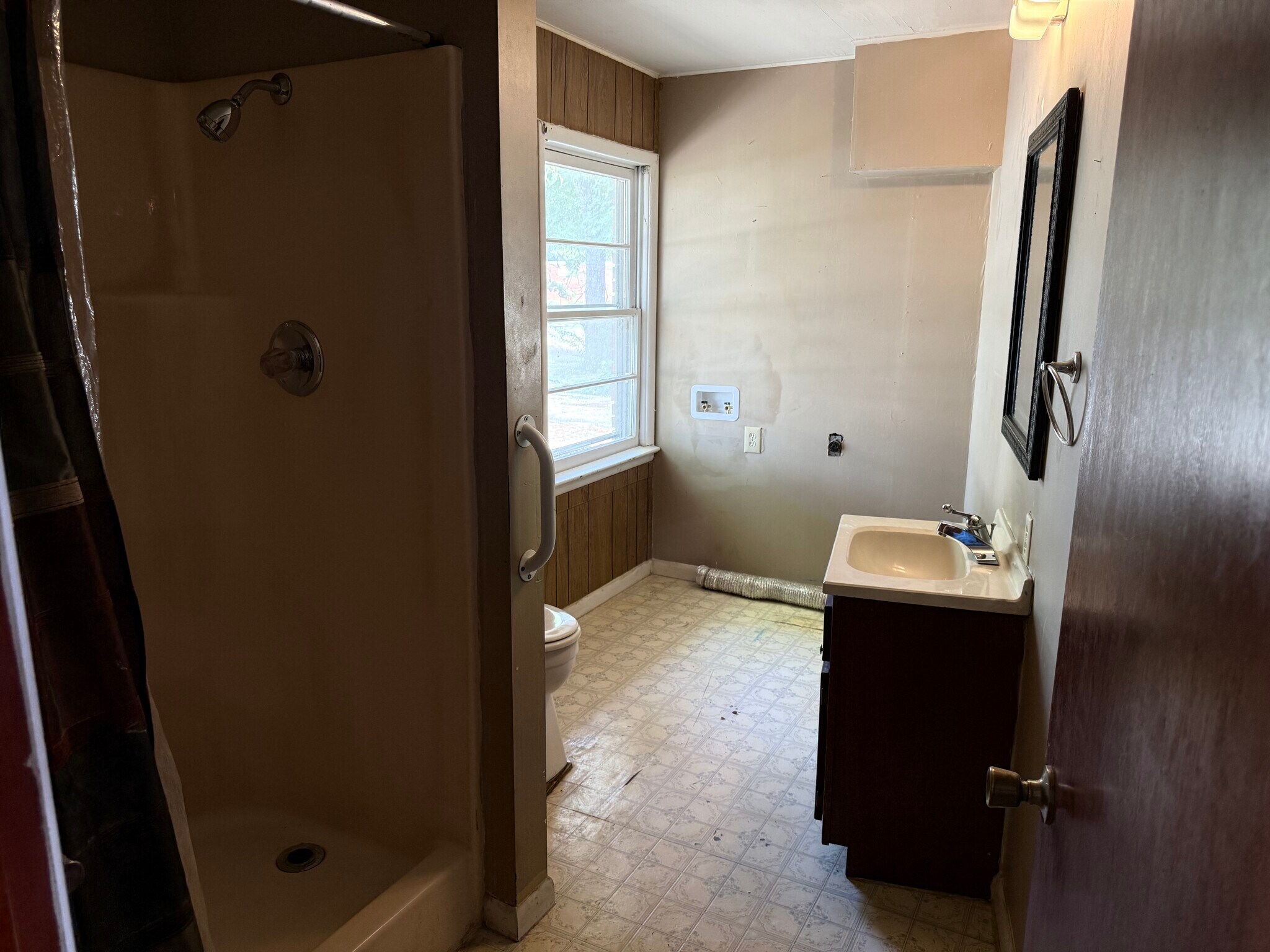 Second bathroom - 2417 Forest Home Rd