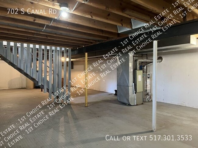 Building Photo - 702 S Canal Rd