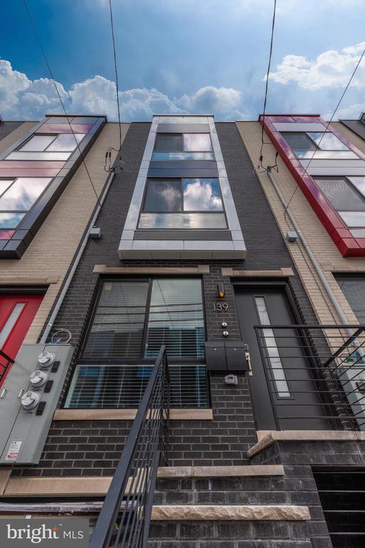 Building Photo - 137 W Huntingdon St