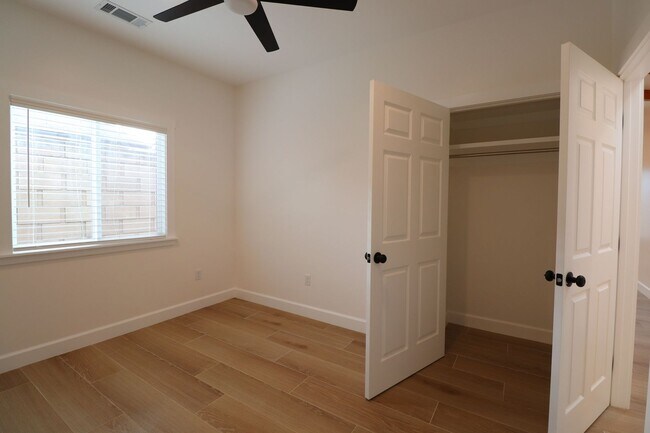 Building Photo - Foxenwood ADU