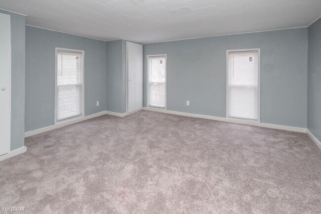 Building Photo - 3 br, 1 bath House - 114 Baker St