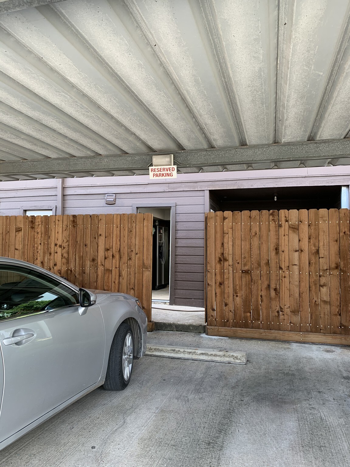 reserved parking/backdooor - 8020 Braesmain Dr