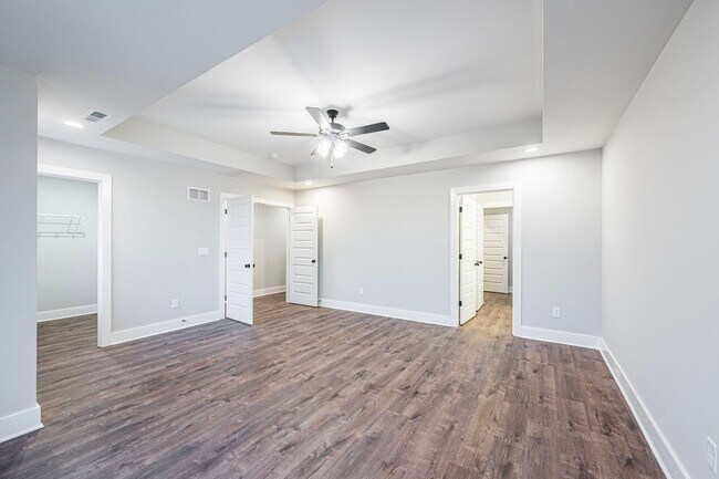 Building Photo - 809/811 Rodeo Lane