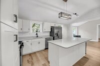 Building Photo - Peaceful Retreat Near Folly Beach and Down...