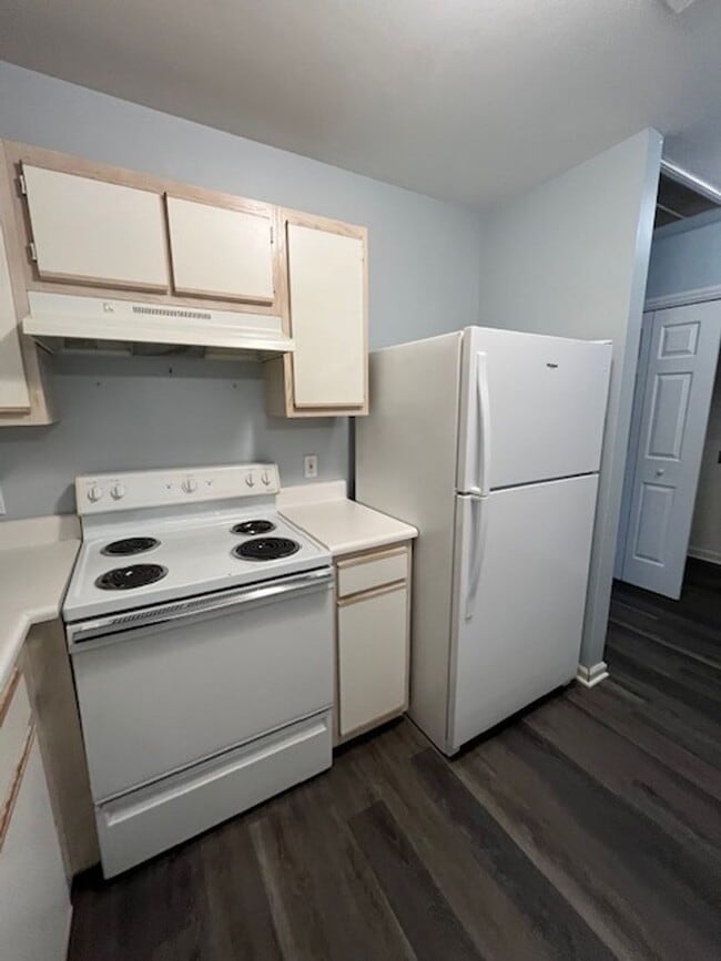 Building Photo - Comfortable and Convenient 3 Bedroom Townhome in Wilmington, NC