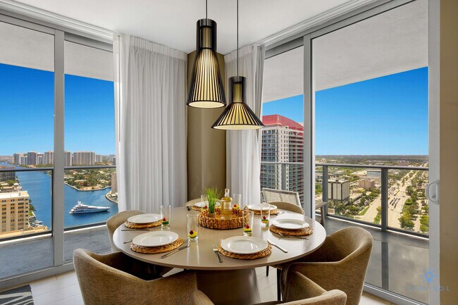 Building Photo - 4010 S Ocean Dr