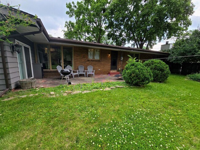 Building Photo - Beautiful Home Located in Historic Urbana