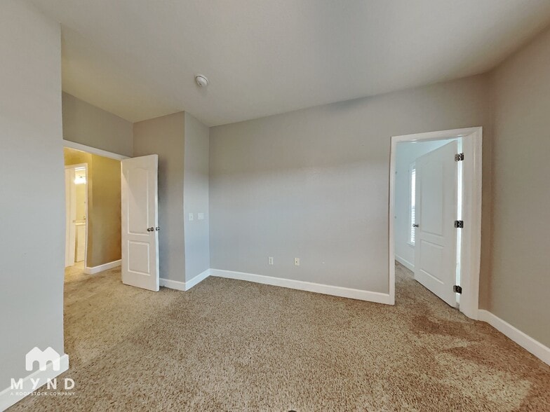 Building Photo - 3759 S Dayton Way
