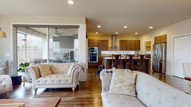 Building Photo - Auburn Lakeland Hills area/Lakeview Community- 4 bedroom 2.5 bathroom with AC - Available May 5th!