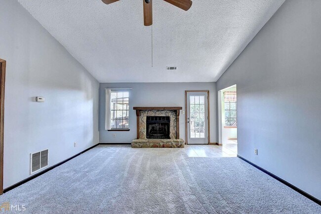 Building Photo - 4068 Buckingham Pl