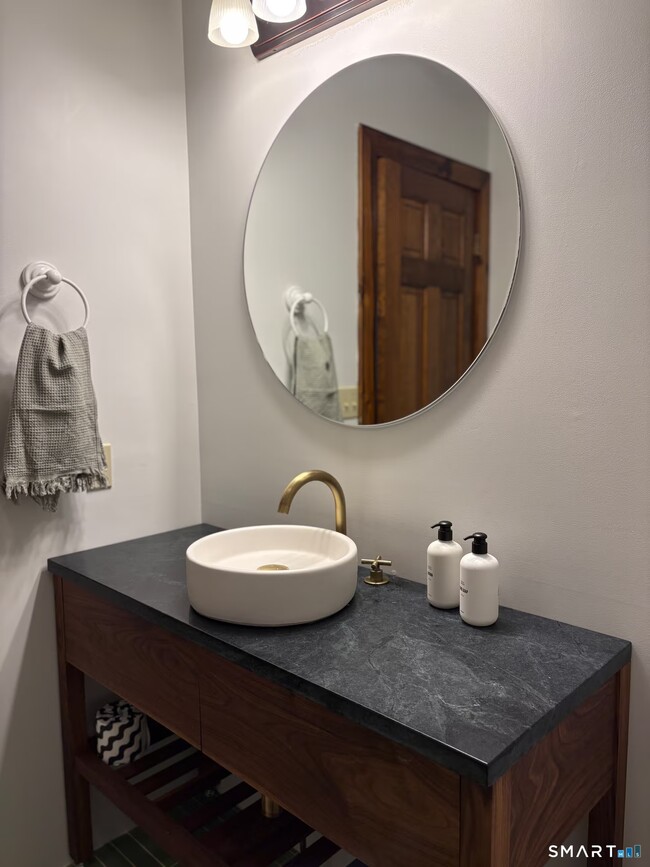 Building Photo - 895 Tolland Stage Rd