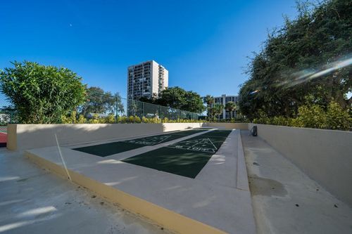 Building Photo - 2480 Presidential Way