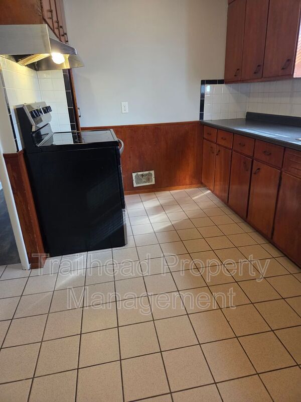 Building Photo - 1502 S Pleasant St