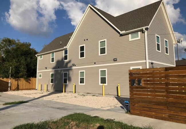 Building Photo - 3009 Callie St