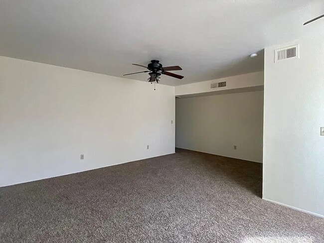 Building Photo - FOR RENT