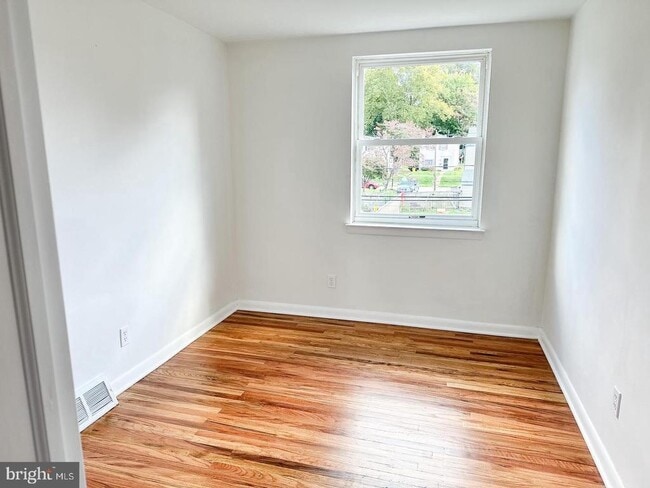 Building Photo - 104 Clement Rd