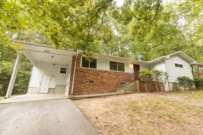 Building Photo - 1828 Dogwood Dr