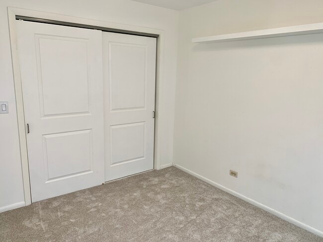 Building Photo - 610 Sturnbridge Ln