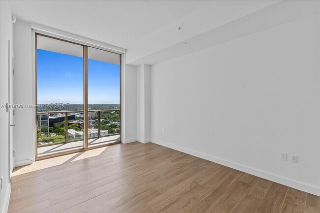 Building Photo - 2678 Tigertail Ave