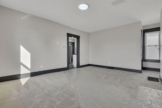 Building Photo - 401 Miller Ave