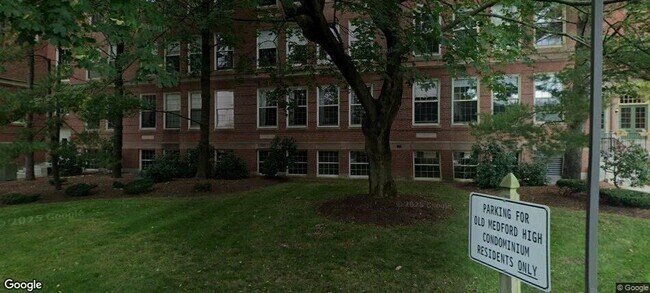 Building Photo - 48 Forest St