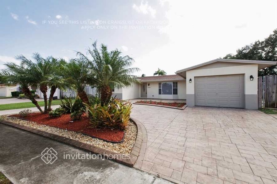 Primary Photo - 9400 NW 19th St
