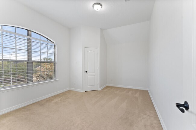Building Photo - 8422 Misty Mountain Trail Ln