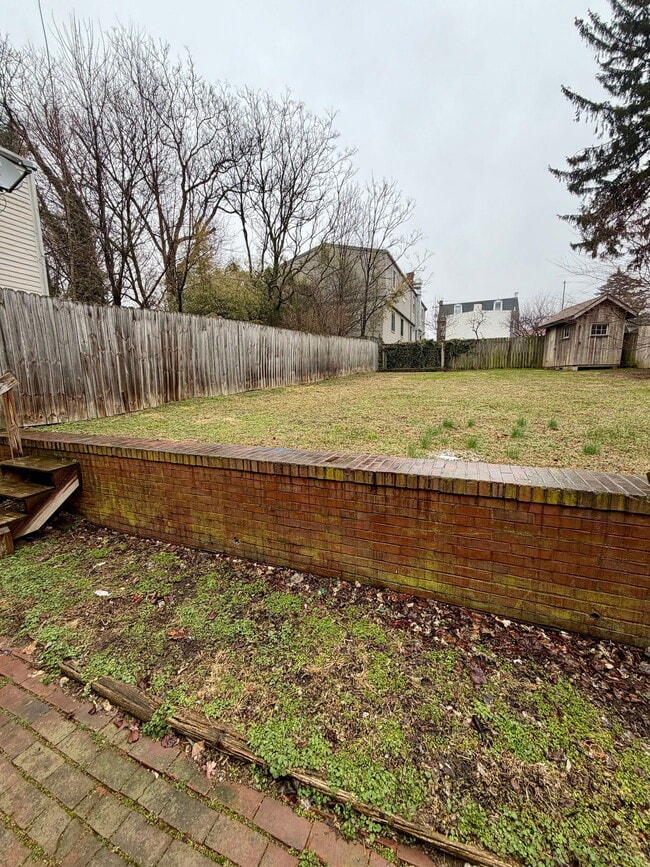 Building Photo - 139 Howard Ave