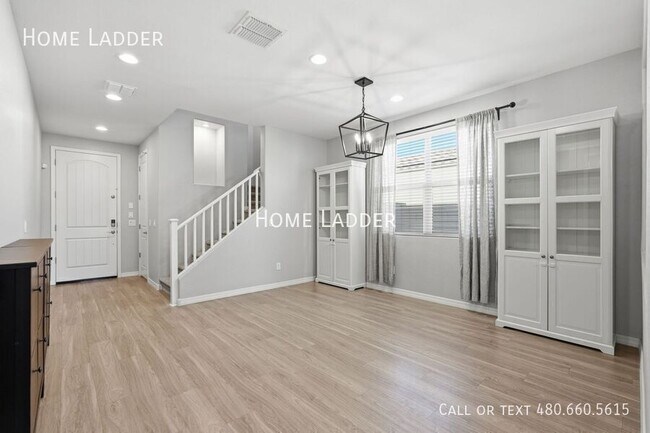 Building Photo - 9504 E Theia Dr
