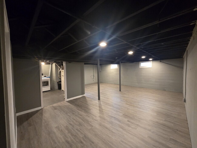 Building Photo - "3-Bed Home on Briarwood Rd: Spacious 1895...