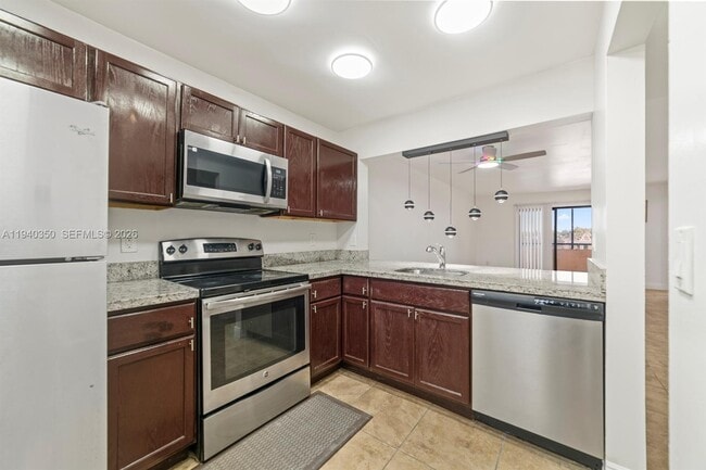 Building Photo - 880 NE 207th Terrace