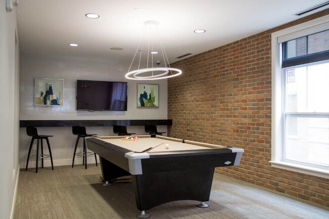 Building Photo - 1028 N Eddy St